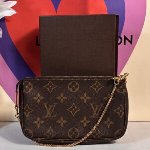 Vintage Louis Vuitton Pochette Accessories