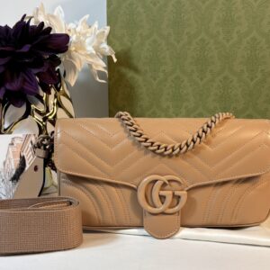 Gucci Marmont Matelasse Monochrome Medium Flap Bag