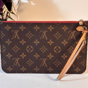Louis Vuitton Neverfull Pochette