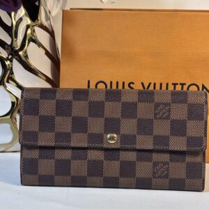 Louis Vuitton Ebene Sarah Wallet