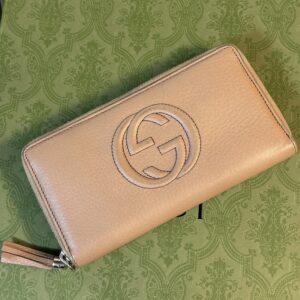Gucci Beige Soho Tassel Zip Wallet