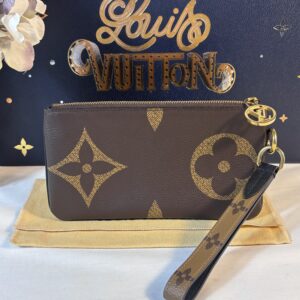 Louis Vuitton Giant Monogram Pochette