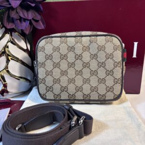 Gucci Supreme Crossbody Camera Bag