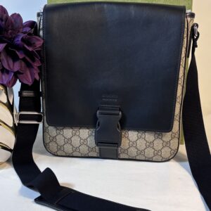 Gucci Supreme Canvas Messenger Bag