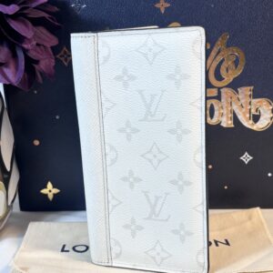 Louis Vuitton Taigarama Snow Brazza Wallet