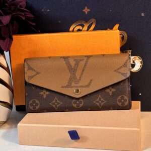 Louis Vuitton Reverse Sarah Wallet