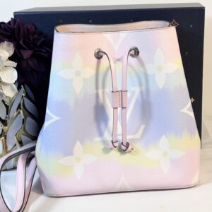 Louis Vuitton Escale NeoNoe MM