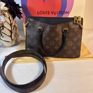 Louis Vuitton Pallas BB Noir