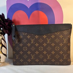 Louis Vuitton Daily Pouch Noir