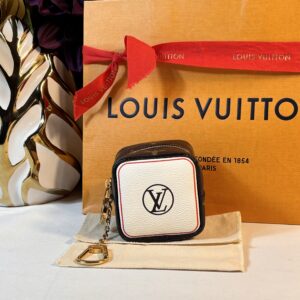Louis Vuitton Game On Cube Coin Puse